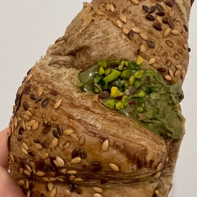 Photo of the dish “Cornetto multicereali al pistacchio vegan”