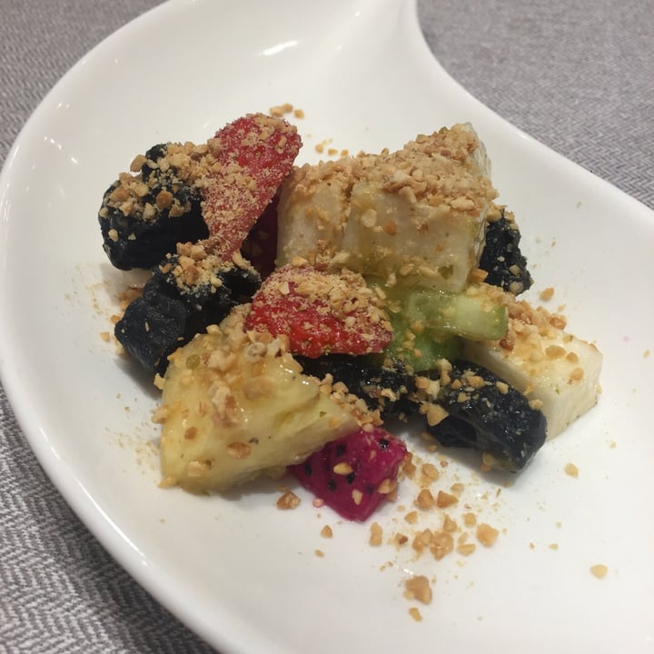 photo of Elemen @ HarbourFront Rojak salad shared by @lisab on  11 Feb 2019 - review