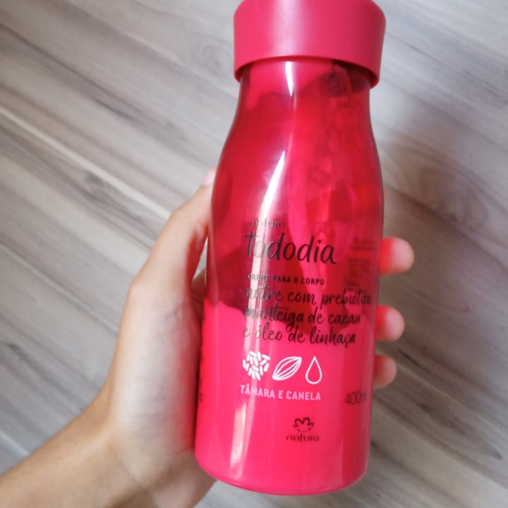 review photo of O Boticário todo dia - creme hidratante corporal cereja e avelã shared by @sarah14emylle on 17 Oct 2022 - review