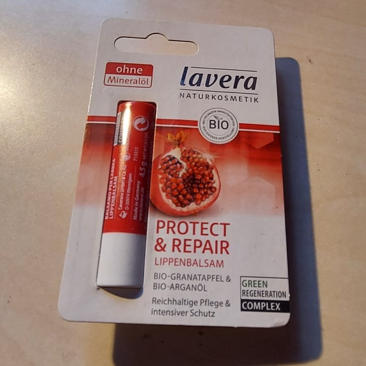 review photo of Lavera Naturkosmetik Bàlsam labial de magrana i oli d'argan bio shared by @opheliatheopheliac on 17 Apr 2022 - review