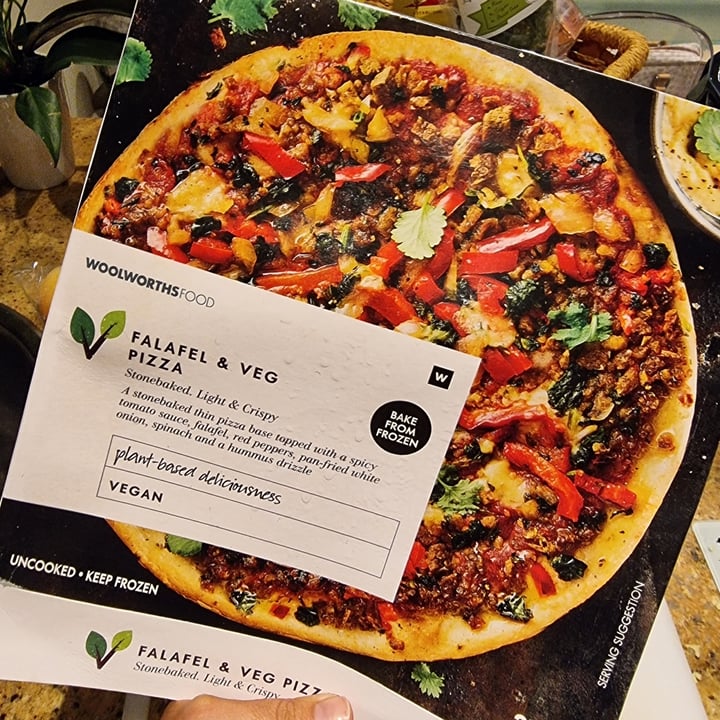 review photo of Woolworths Food Falafel & veg pizza shared by @natsdoesvegan on 23 Feb 2022 - review