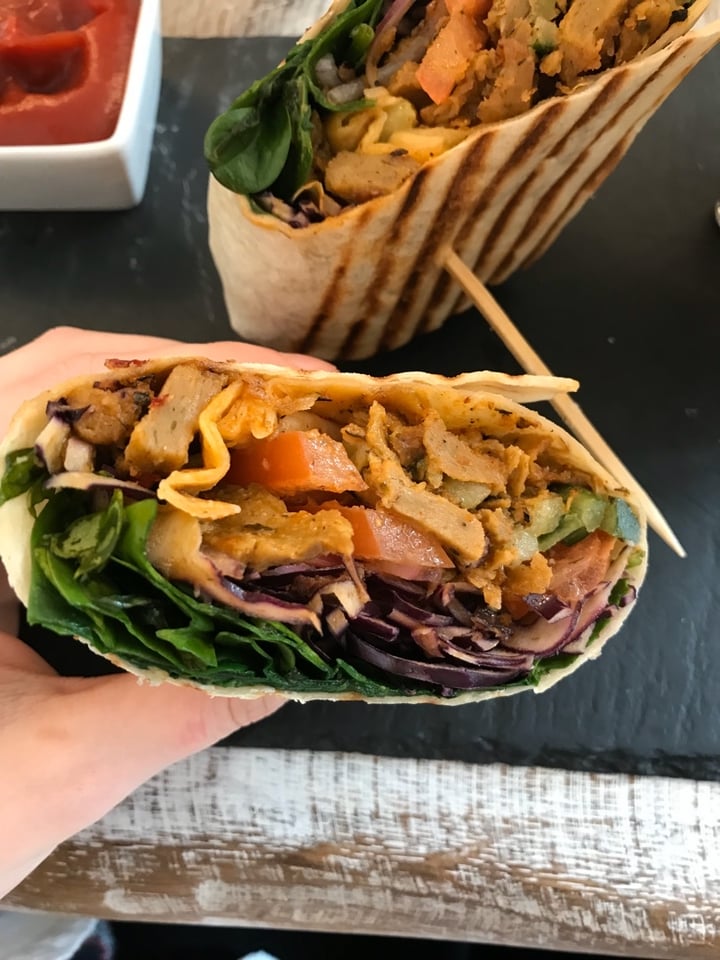 photo of Veggiezz Gyros Wrap shared by @amsofie on  07 Oct 2019 - review