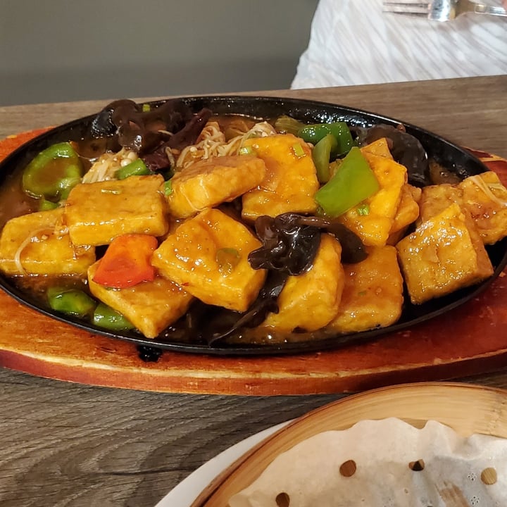 photo of Unit Su Vege Sizzling Tofu shared by @lucyfoxx on  14 Aug 2022 - review
