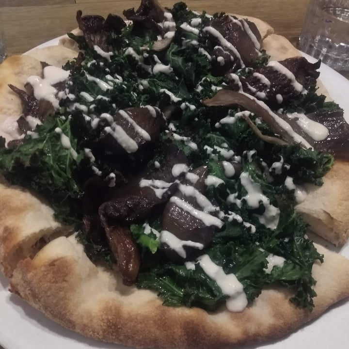 photo of Mudrá Pizza De Gírgolas shared by @beluqra on  30 Aug 2022 - review