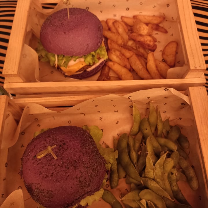 review photo of Flower Burger cheesy cecio menu shared by @memoleg on 13 Mar 2022 - review