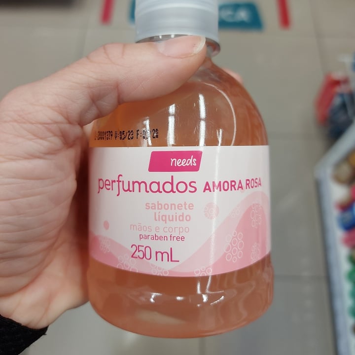 review photo of Needs sabonete líquido amora rosa shared by @moiraosorio on 07 Jun 2022 - review