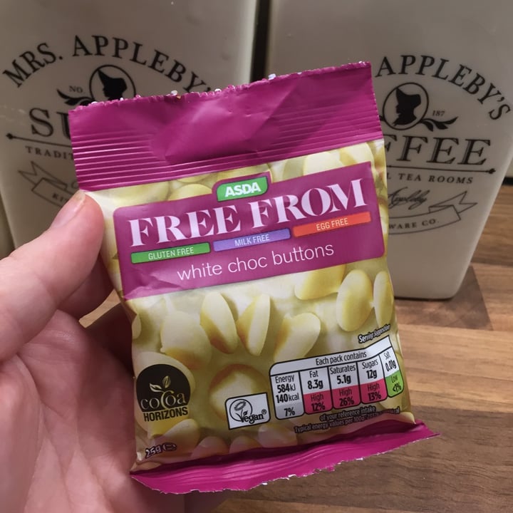photo of ASDA White choc buttons shared by @jxdestevexson on  22 Jan 2021 - review
