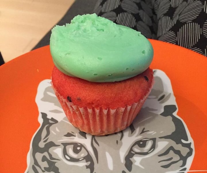photo of Sticky Fingers Sweets & Eats Cupcakes shared by @emmiebead on  24 Aug 2019 - review