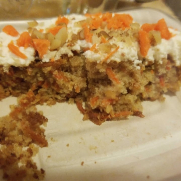 photo of Veggie Grill Carrot cake shared by @vegandonut on  01 Jan 2021 - review