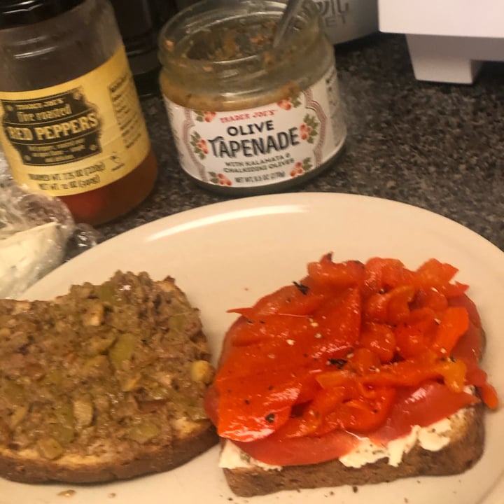 photo of Trader Joe's Olive tapenade with kalamata shared by @allieforthesoul on  12 Jul 2022 - review
