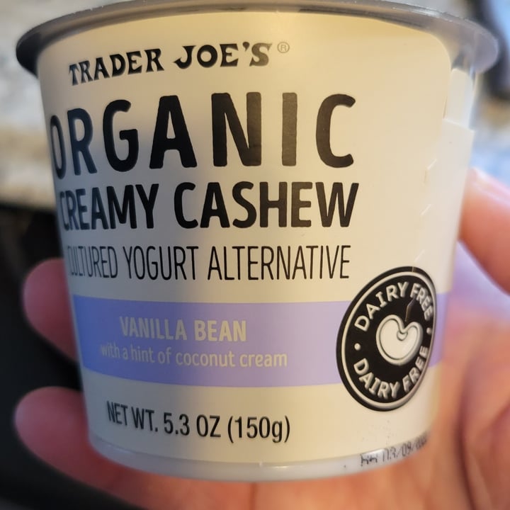 photo of Trader Joe's Organic creamy cashew yogurt unsweetened shared by @cathyprzel on  27 Feb 2022 - review