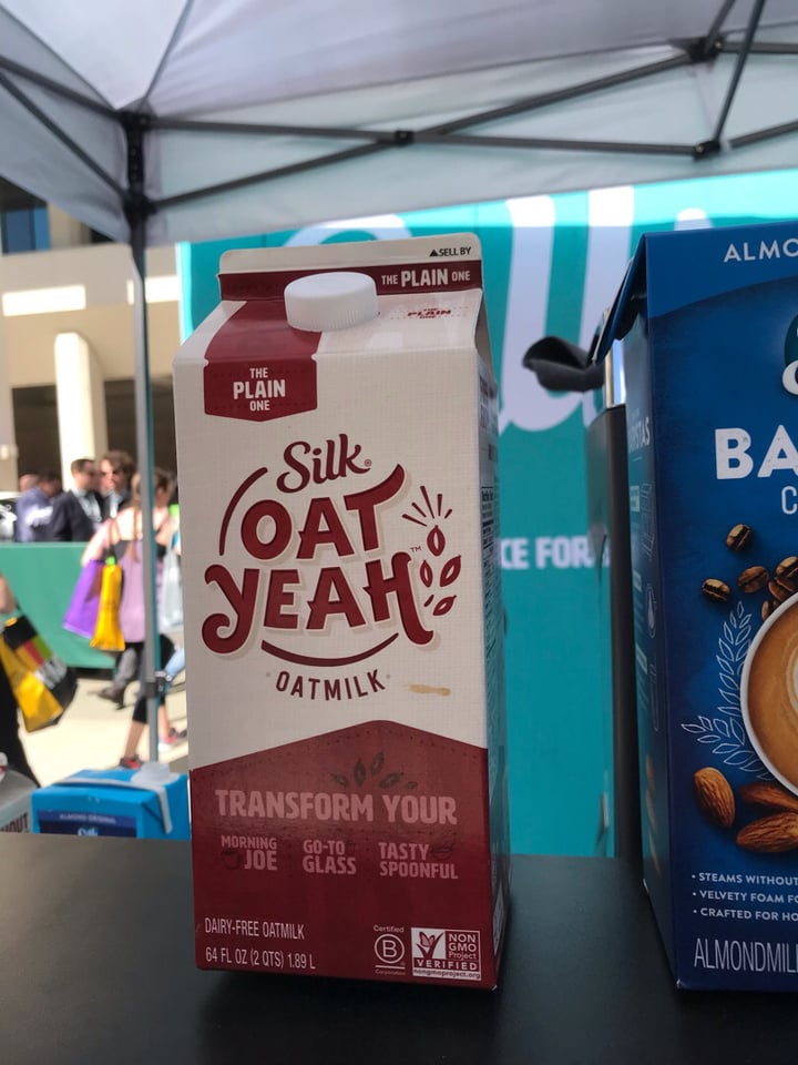 photo of Silk Oat Yeah Oatmilk The Plain One shared by @tryingveganwithmario on  18 Mar 2019 - review