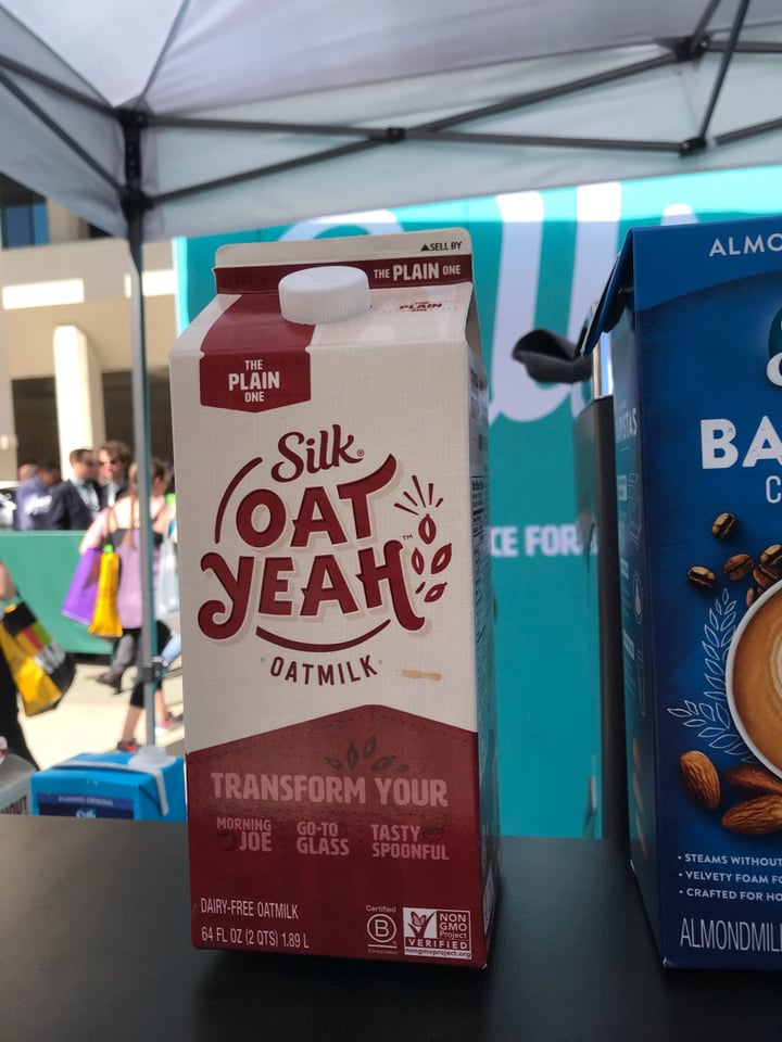 review photo of Silk Oat Yeah Oatmilk The Plain One shared by @tryingveganwithmario on 18 Mar 2019 - review