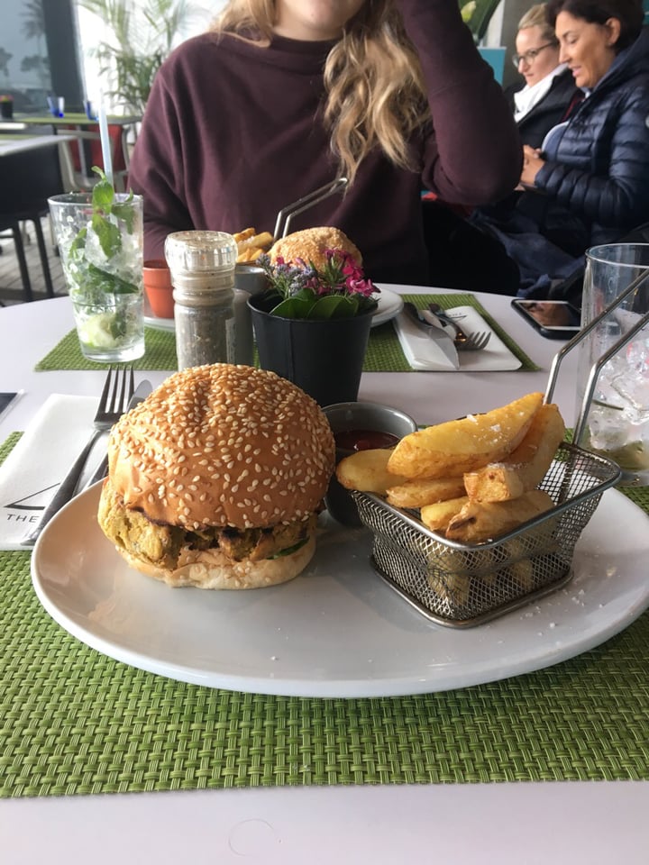 review photo of Mynt Cafe Vegan Burger shared by @jackieamrine on 08 Aug 2019 - review
