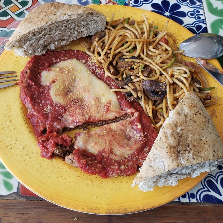 photo of Munay Botánica culinaria Milanesa a parmesana shared by @gustavoslaf on  29 Sep 2021 - review