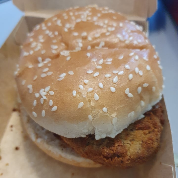 photo of KFC vegan chicken burger shared by @aamanda82 on  05 Jul 2021 - review