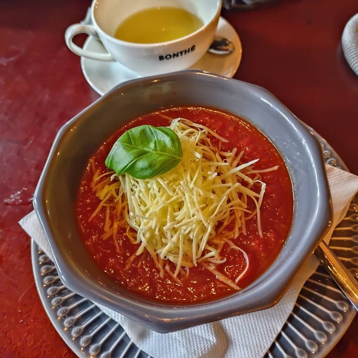 photo of Vegan Pub Tomato soup with vegan cheese shared by @decoy on  24 Nov 2022 - review