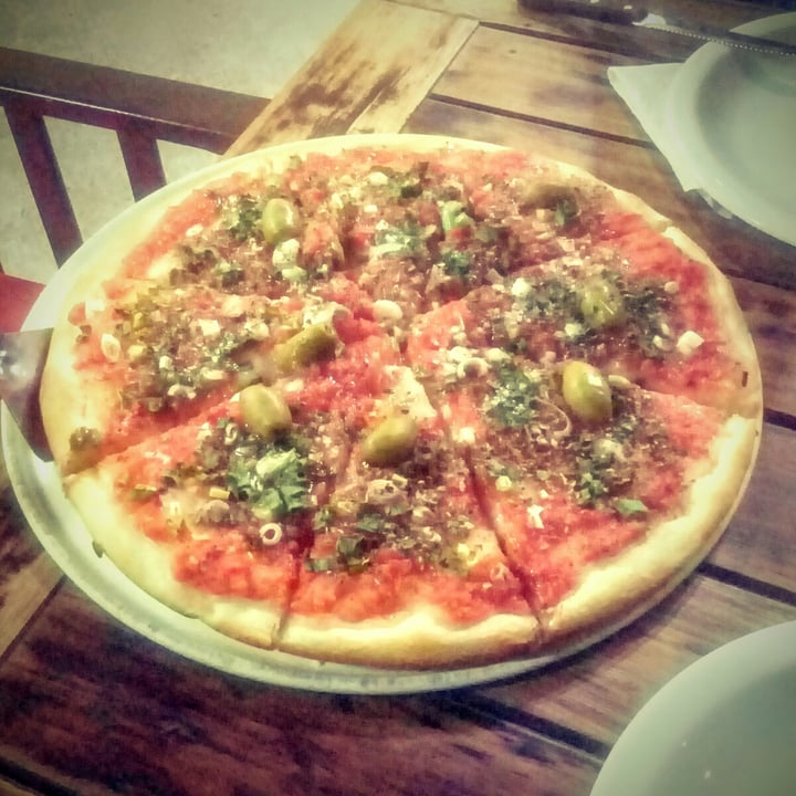 photo of Pizzas y Empanadas IL Giardino De Devoto Pizza De Cancha shared by @alexis-furioso on  05 Dec 2020 - review