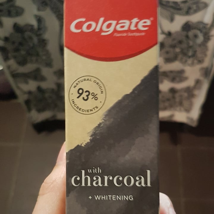 review photo of Colgate Charcoal Whitening Toothpaste shared by @alexandriacaitlyn on 10 Jun 2022 - review