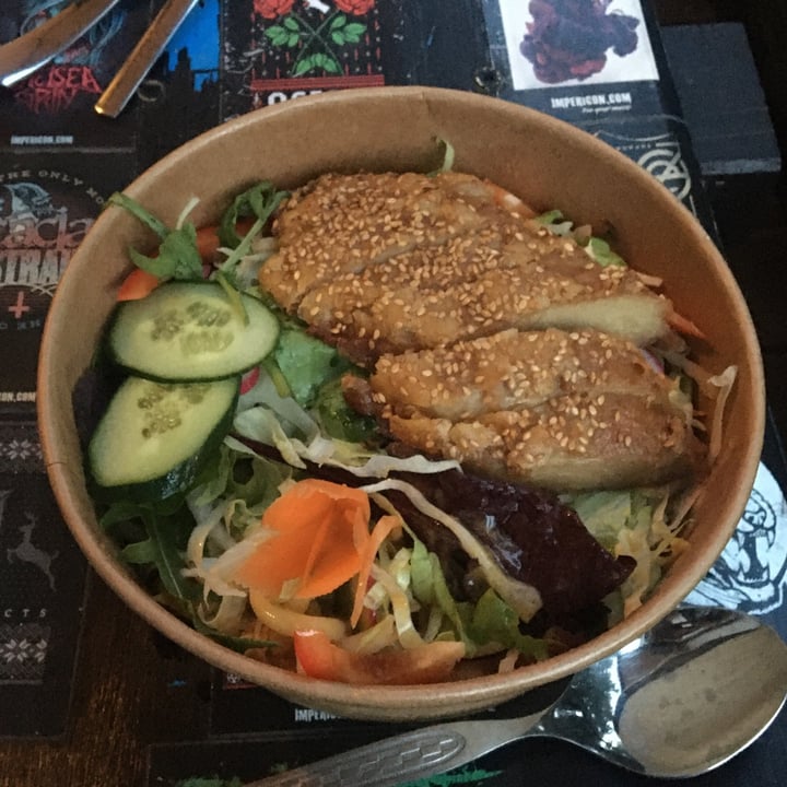 photo of Vegan Express Udonnudelsalat mit Mangosauce knuspriger veganer Ente shared by @marioso on  04 Sep 2021 - review