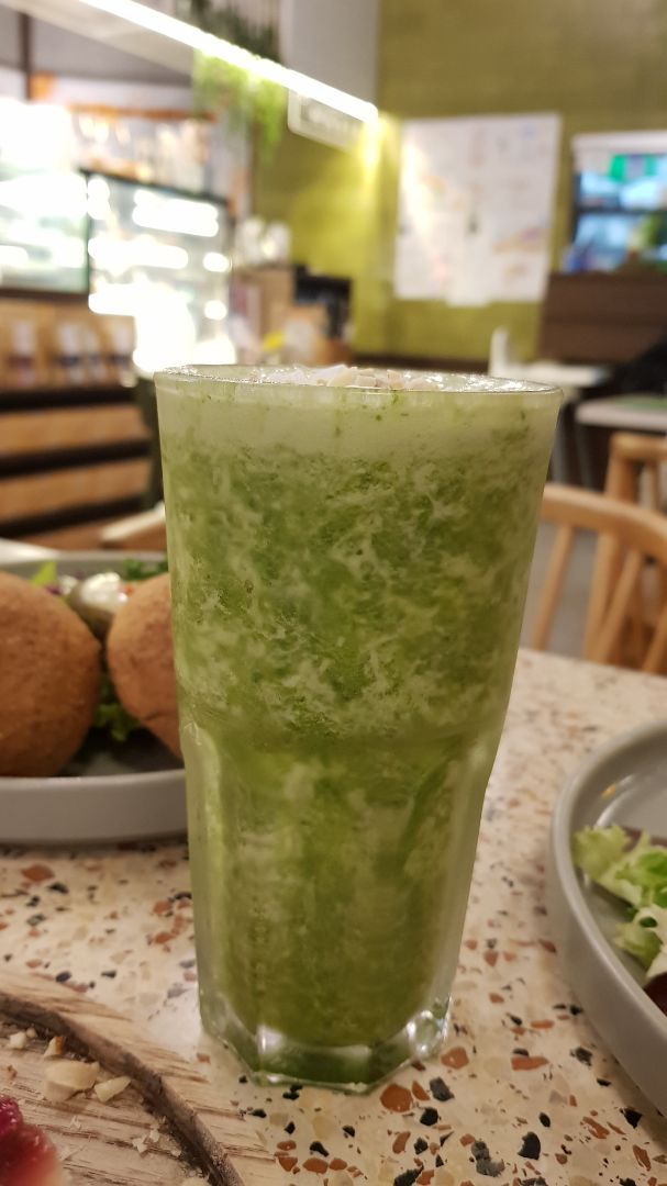 review photo of Burgreens Bandung Green Punk shared by @irawanjohan on 07 Dec 2019 - review