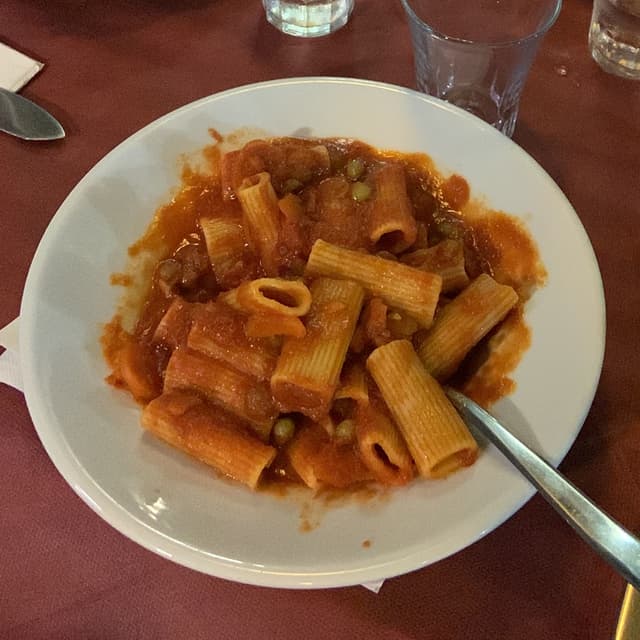 「Rigatoni Al Ragù Vegano」の料理の写真