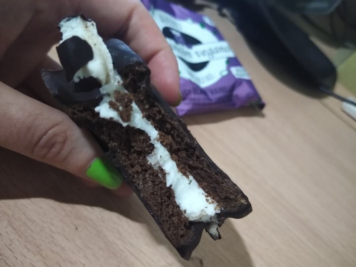 review photo of Un Rincón Vegano Alfajor Black Vainilla shared by @mab on 20 May 2020 - review