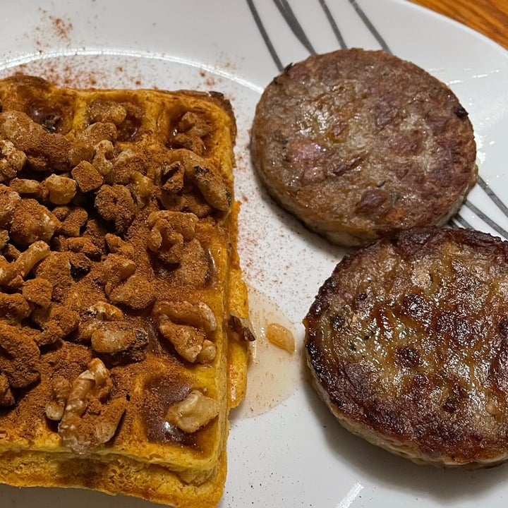 photo of 365 Whole Foods Market Plant Based Breakfast Patties shared by @ellesegarcia on  06 Jun 2022 - review