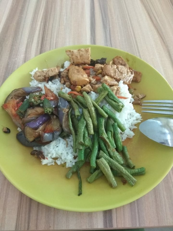 photo of Pines Food Court Assorted vegetables and rice shared by @cody on  27 Feb 2019 - review