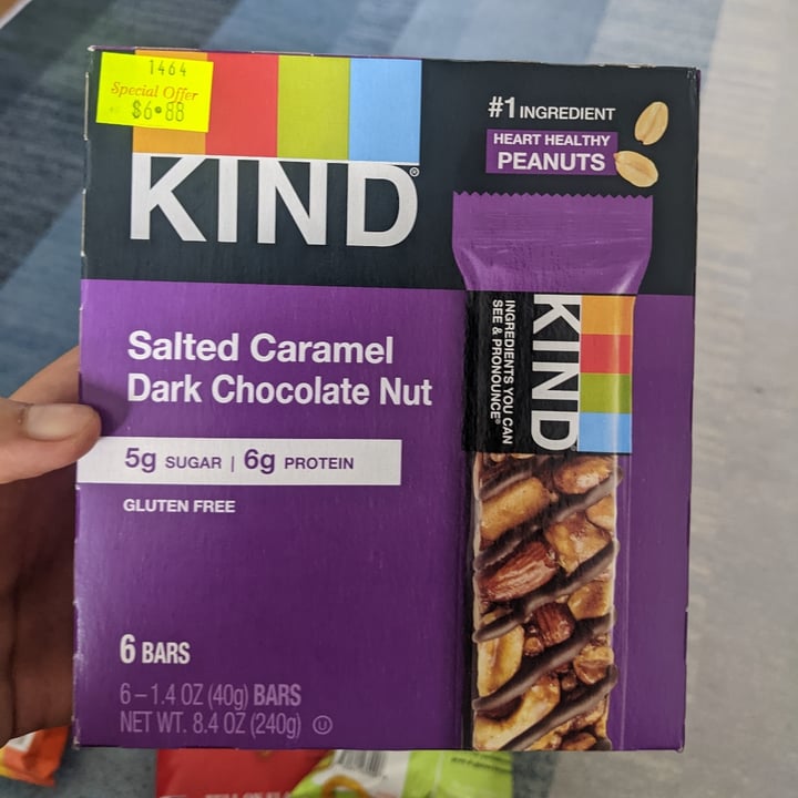 photo of KIND Salted Caramel Dark Chocolate Nut shared by @chaoticgarlic on  10 Sep 2022 - review