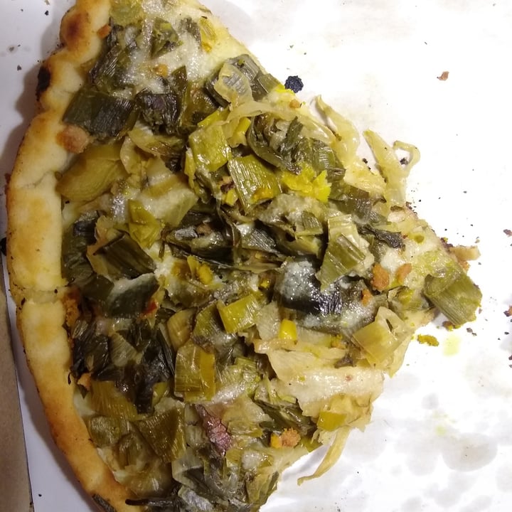 photo of Pizza Vegana Pizza verdolaga shared by @muel on  13 Jun 2021 - review