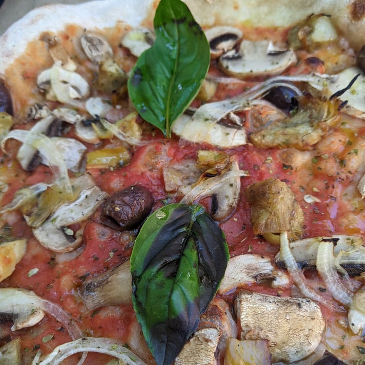 photo of El Bitxo Italià Pizza vegana shared by @vanessaprats on  17 Apr 2022 - review