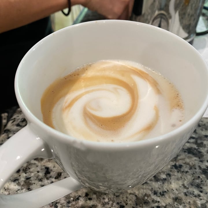 review photo of Oatly Oat Drink Barista Edition shared by @mcobianm on 10 Aug 2021 - review