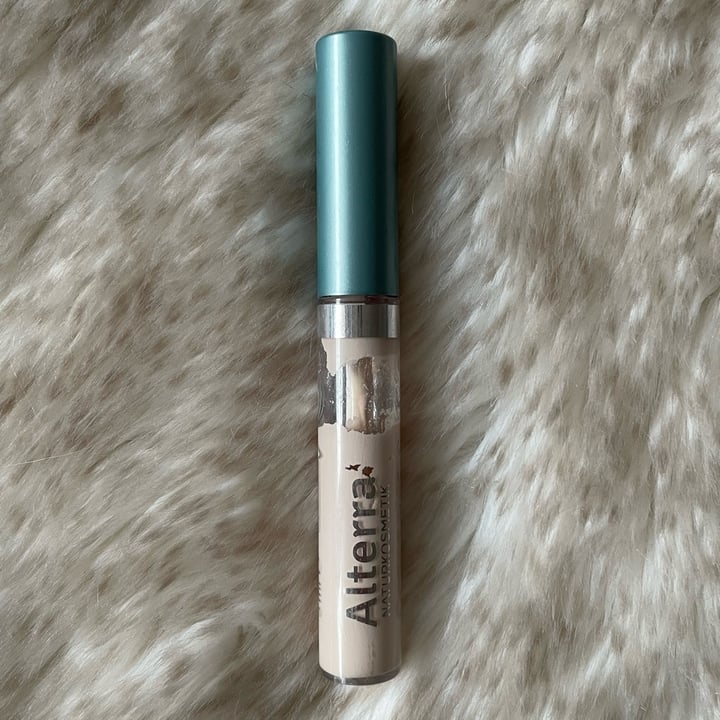 photo of Alterra Concealer shared by @minmarmag on  28 Dec 2021 - review
