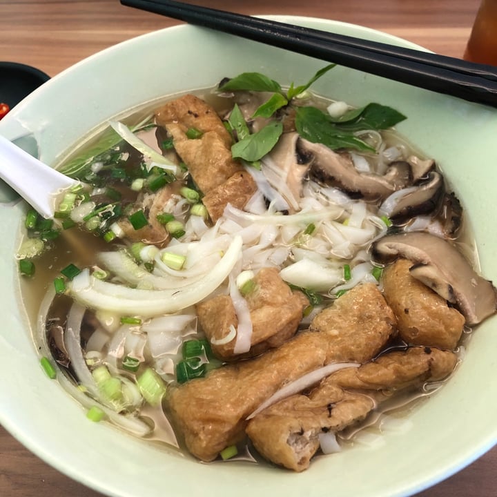 photo of Sandwich Saigon (Vegetarian) Vegan Pho Special shared by @skinnykatwoman on  20 Jan 2022 - review