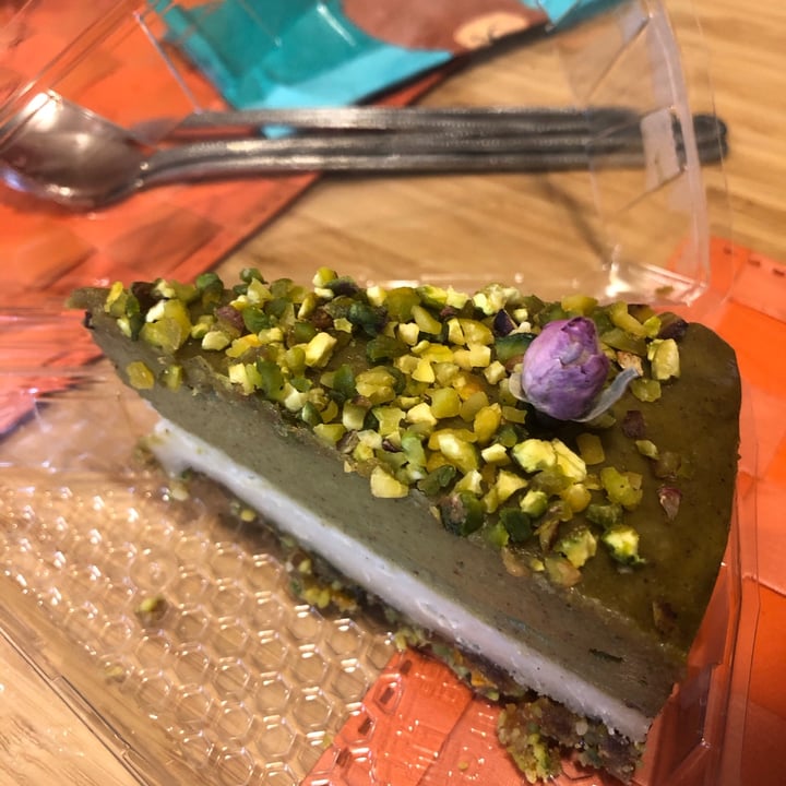 photo of Romeow Cat Bistrot Raw Cake shared by @violettaplantbased on  01 May 2021 - review