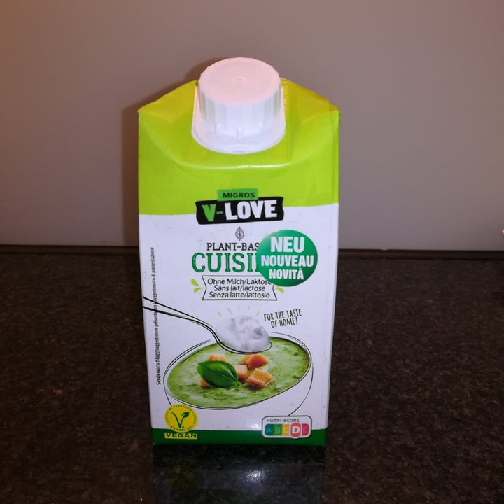 photo of Migros V-Love Soja Cuisine Nature shared by @cerpia on  31 Mar 2022 - review