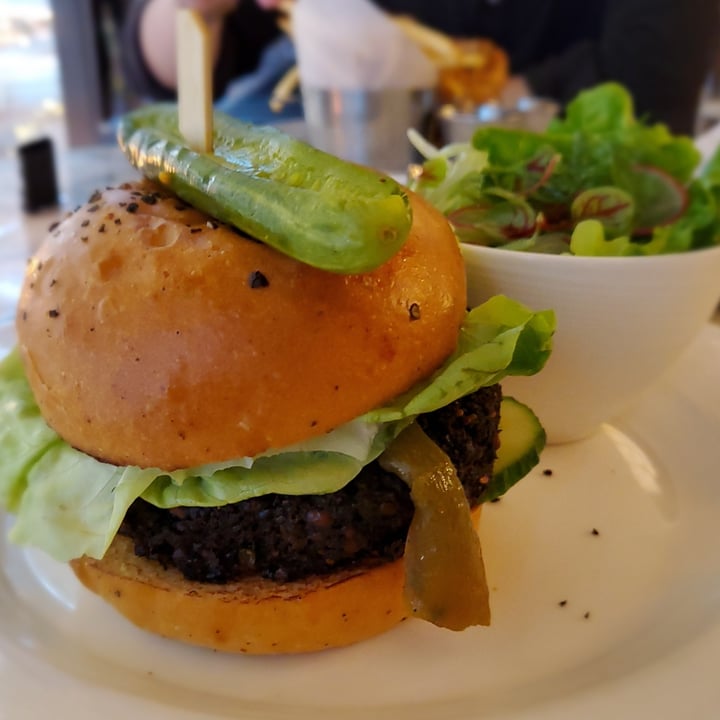 review photo of db Bistro & Oyster Bar by Daniel Boulud Veggie Burger shared by @roxannegoh on 03 Jan 2021 - review