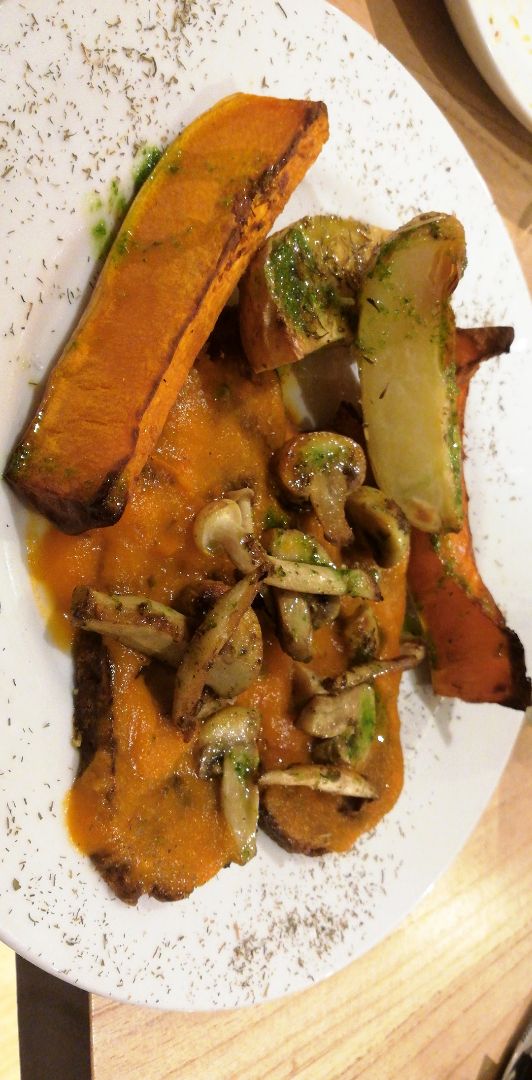 photo of Restaurante Alive Fricandó de Seitan shared by @antopu86 on  03 Aug 2019 - review