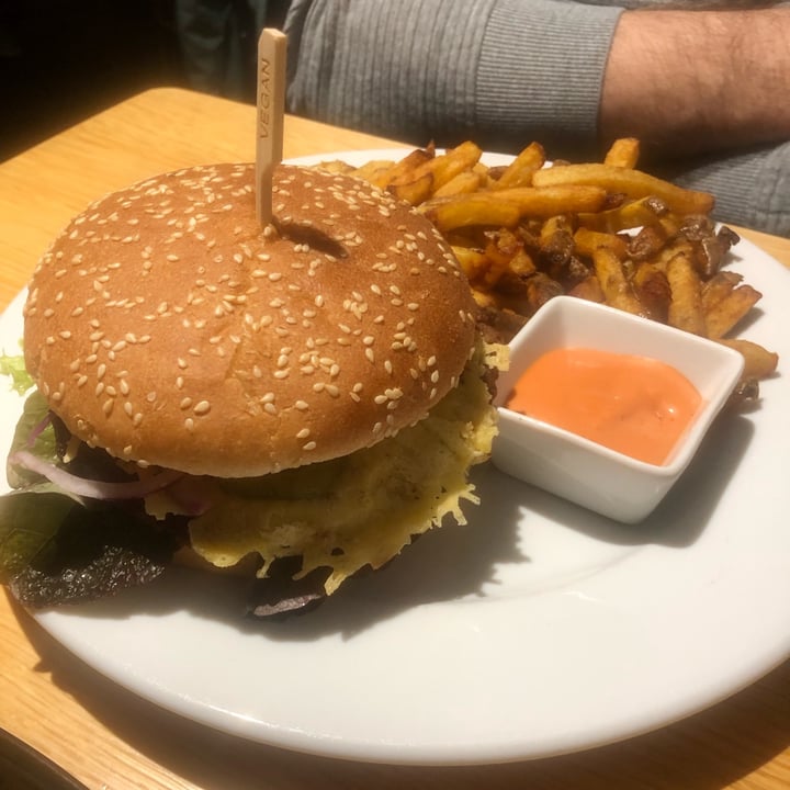 photo of Green Flamingo Innsbruck Classic fantastic Burger shared by @hannnahbanana on  12 Mar 2022 - review