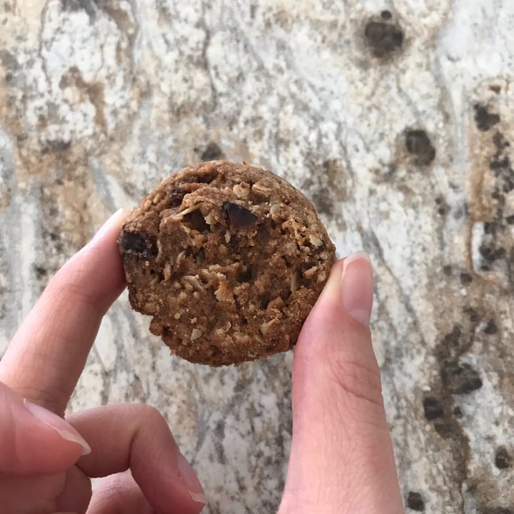 photo of Maxine’s Heavenly Cinnamon Oatmeal Raisin Cookie shared by @dianna on  10 Aug 2020 - review