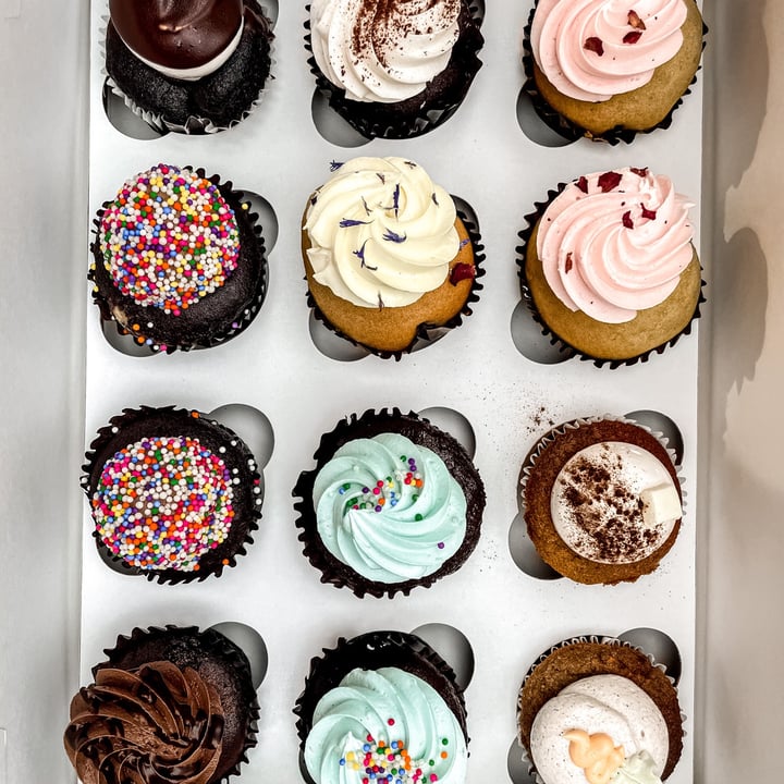 review photo of ThimbleCakes- Cupcakes, Cakes and Icecream Assorted Cupcakes shared by @huminahummus on 17 Jul 2021 - review