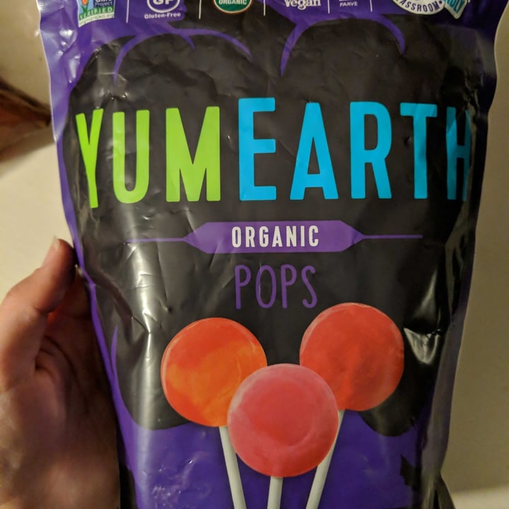 review photo of YumEarth Organic Pops shared by @christinethevegan on 13 Nov 2020 - review