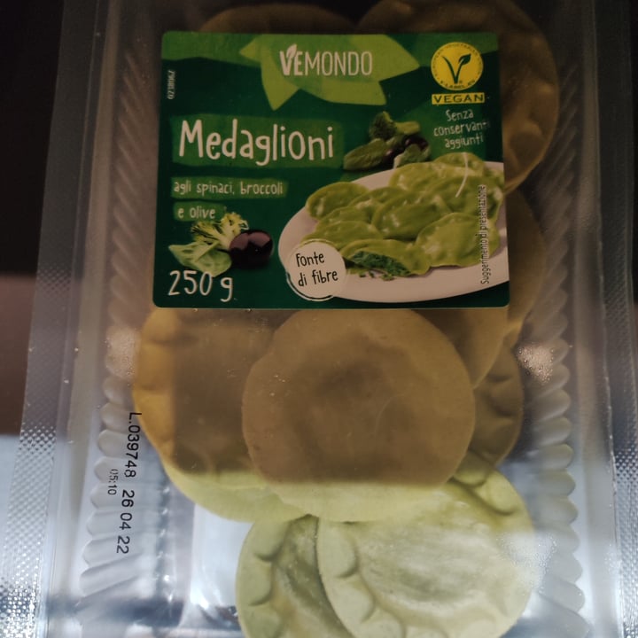 review photo of Vemondo Medaglioni ai funghi shared by @nbenedetta on 31 Mar 2022 - review