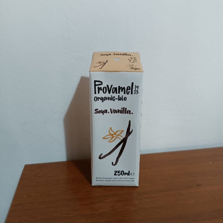 photo of Provamel Soya Vanilla shared by @matteoveg on  30 Aug 2022 - review