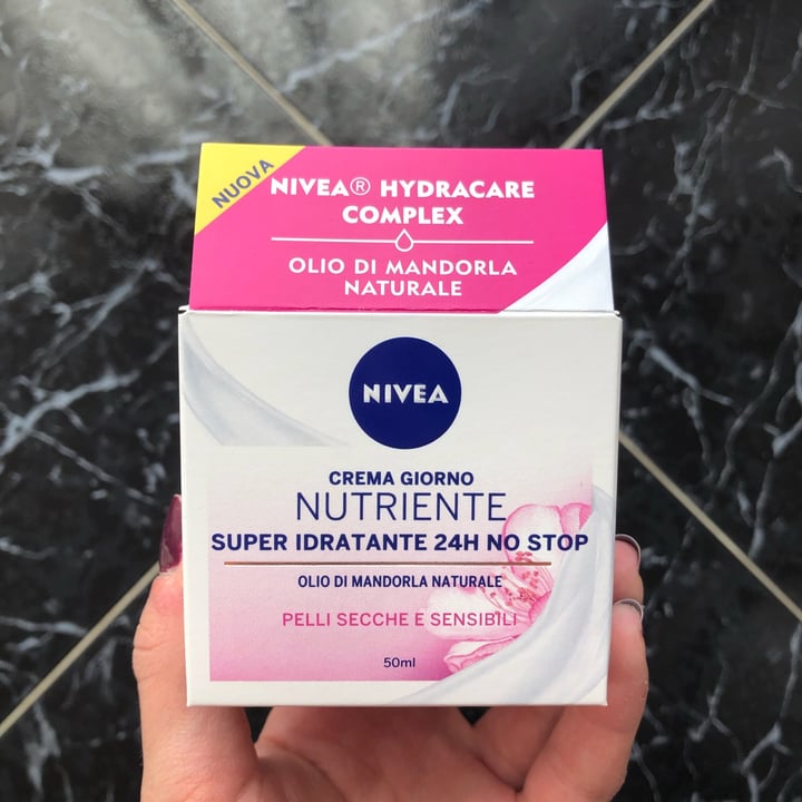 photo of Nivea Crema Idratante Viso shared by @ariapulita on  06 Nov 2021 - review