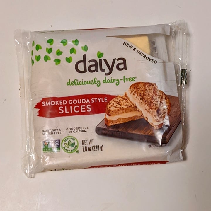 photo of Daiya Smoked Gouda Style Slices shared by @zthra on  17 Aug 2022 - review