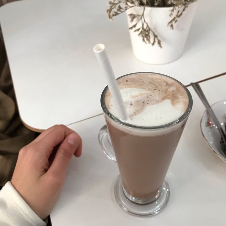 photo of Vida Bakery Hot Chocolate shared by @arenavegan on  17 Dec 2022 - review
