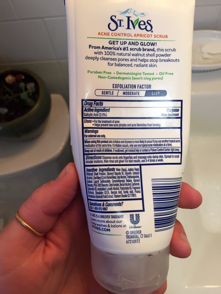 photo of St. Ives Apricot scrub shared by @awinter141 on  27 Feb 2020 - review
