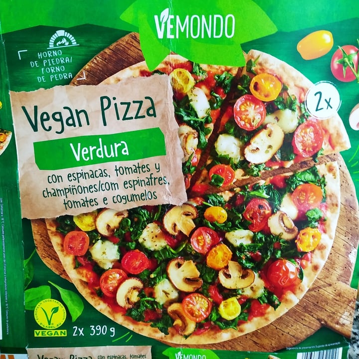 photo of Vemondo Vegan Pizza Verdura with Spinach, Tomatoes & Mushrooms shared by @martarosario17 on  02 Jun 2022 - review